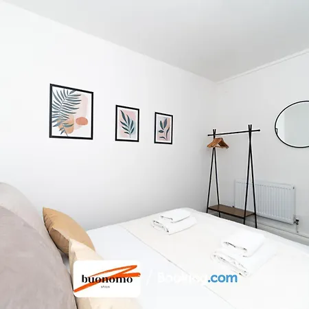 Three Bedroom Apartment At Buonomo Stays Short Lets & Serviced Accommodation With Netflix & Games London Exterior photo