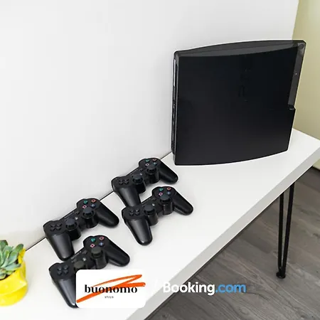 Three Bedroom Apartment At Buonomo Stays Short Lets & Serviced Accommodation With Netflix & Games London Exterior photo