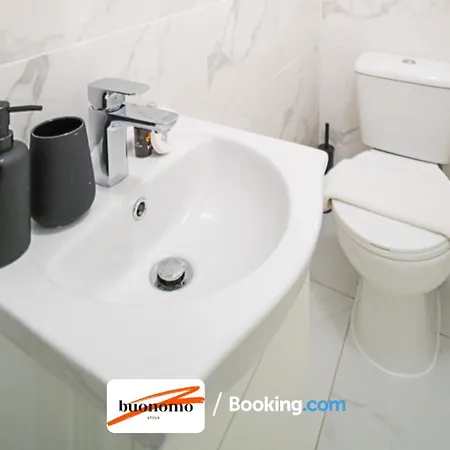 Three Bedroom Apartment At Buonomo Stays Short Lets & Serviced Accommodation With Netflix & Games London Exterior photo
