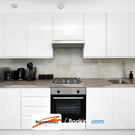 Three Bedroom Apartment At Buonomo Stays Short Lets & Serviced Accommodation With Netflix & Games London Exterior photo