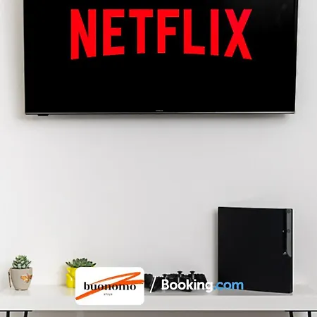 Three Bedroom Apartment At Buonomo Stays Short Lets & Serviced Accommodation With Netflix & Games London Exterior photo