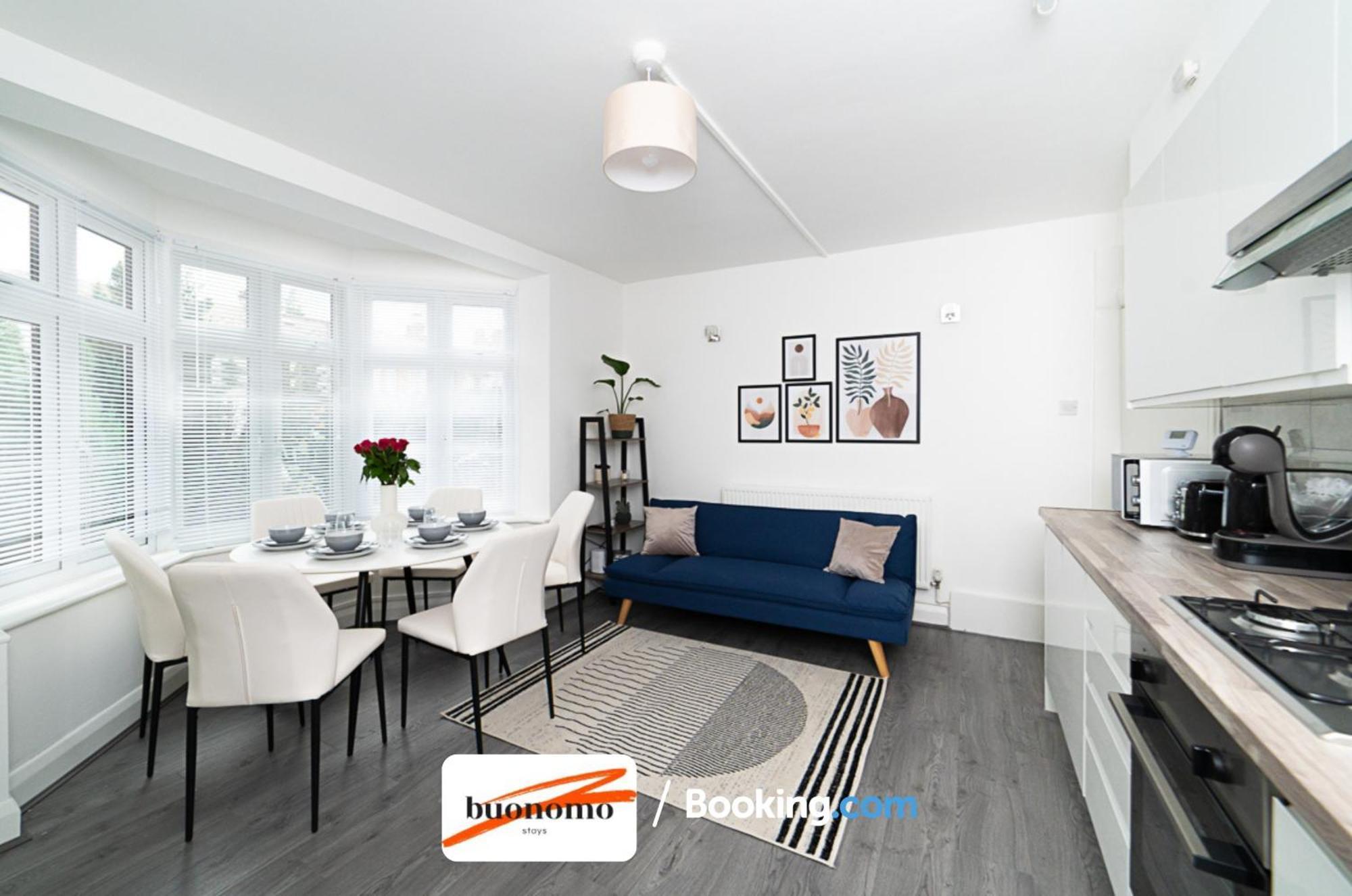 Appartamento Three Bedroom At Buonomo Short Lets & Serviced With Netflix & Games *
