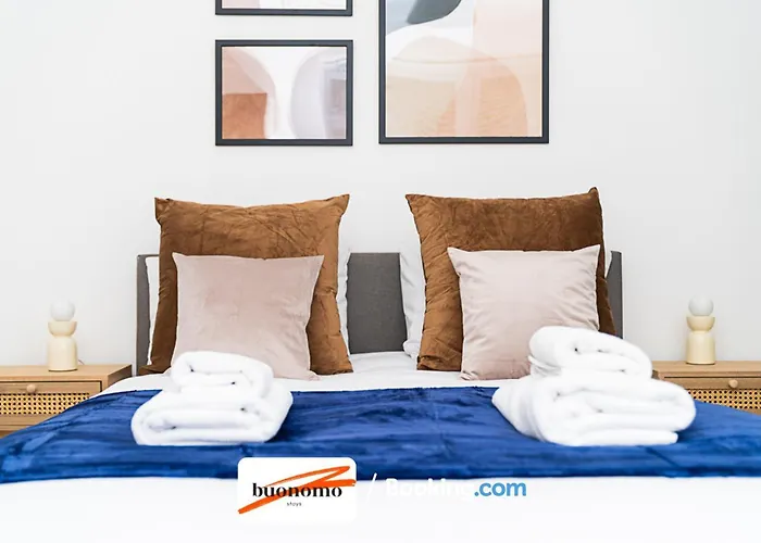 Three Bedroom Apartment At Buonomo Stays Short Lets & Serviced Accommodation With Netflix & Games